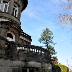 This mansion is really suitable for photo shooting